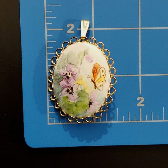 OOAK‎ ANTIQUE HANDPAINTED PORCELAIN PENDANT BROOCH PIN  1.75 x 1.3/8" INCHES - Picture 7 of 9